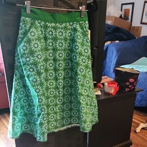 Heart Of Haute Green Floral Women's Skirt Size S
